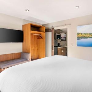 Suite de 1 Dormitorio y Cama Queen Adaptada para Discapacitados